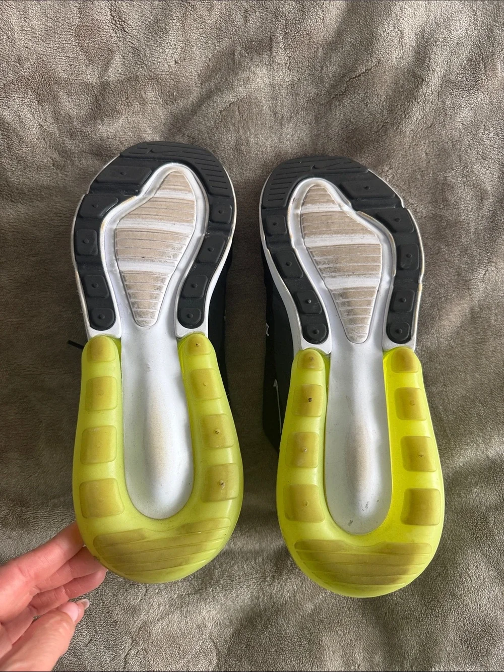 Nike Air Max 270 Sneakers - Picture 9 of 11